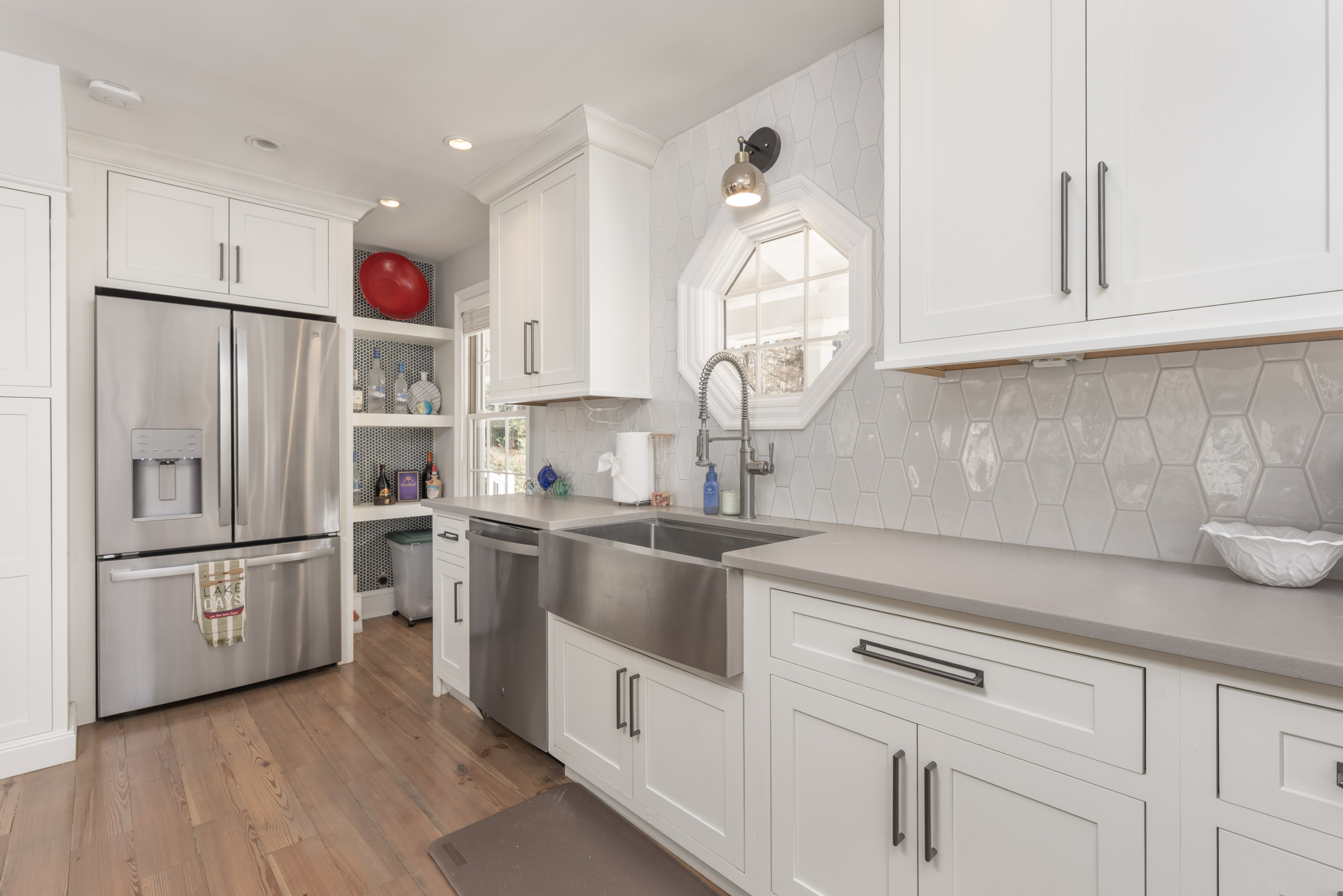 1571 Snug Harbor Drive image 14